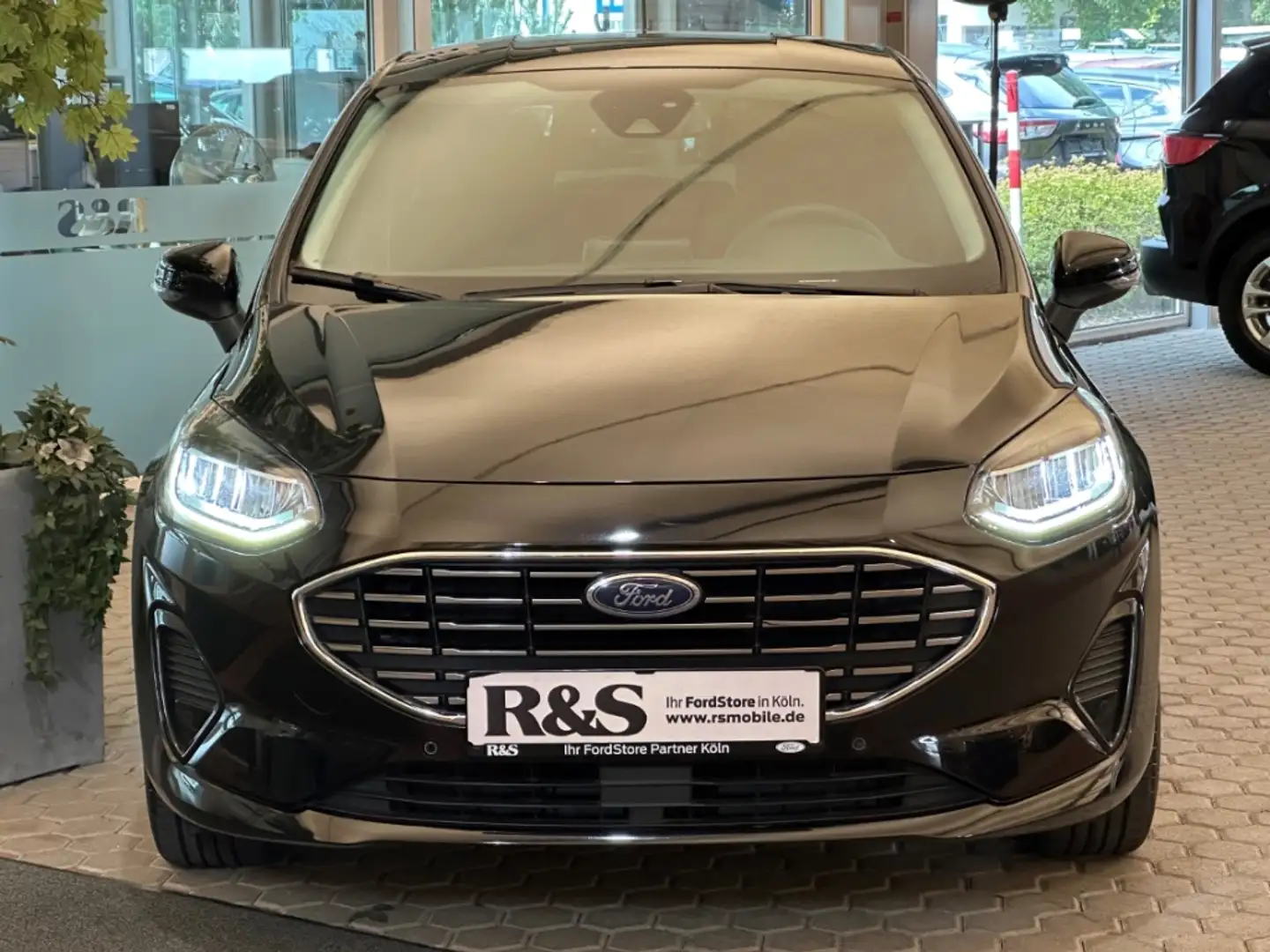 Ford Fiesta Titanium X+5 J. Garantie*+Automatik+Navi Schwarz - 2