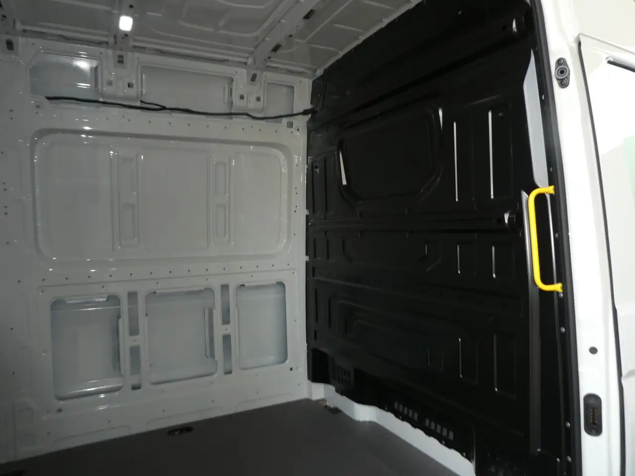 Volkswagen Crafter 2026 — фото 14
