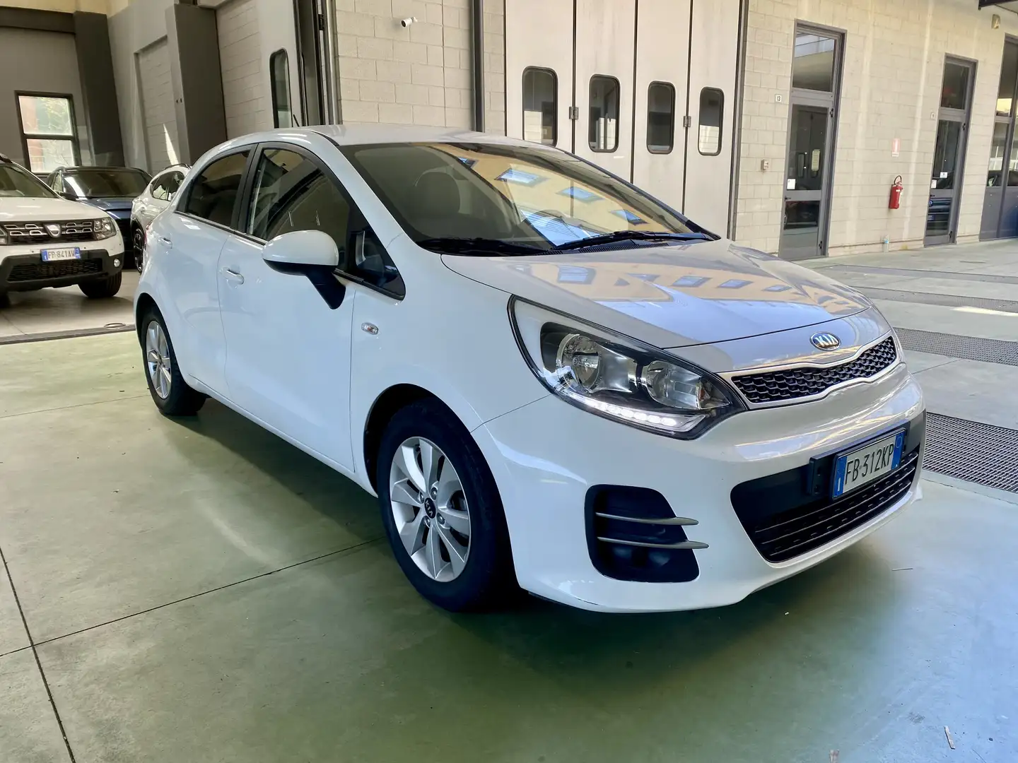 Kia Rio 5p 1.1 crdi Active E6 Bianco - 1