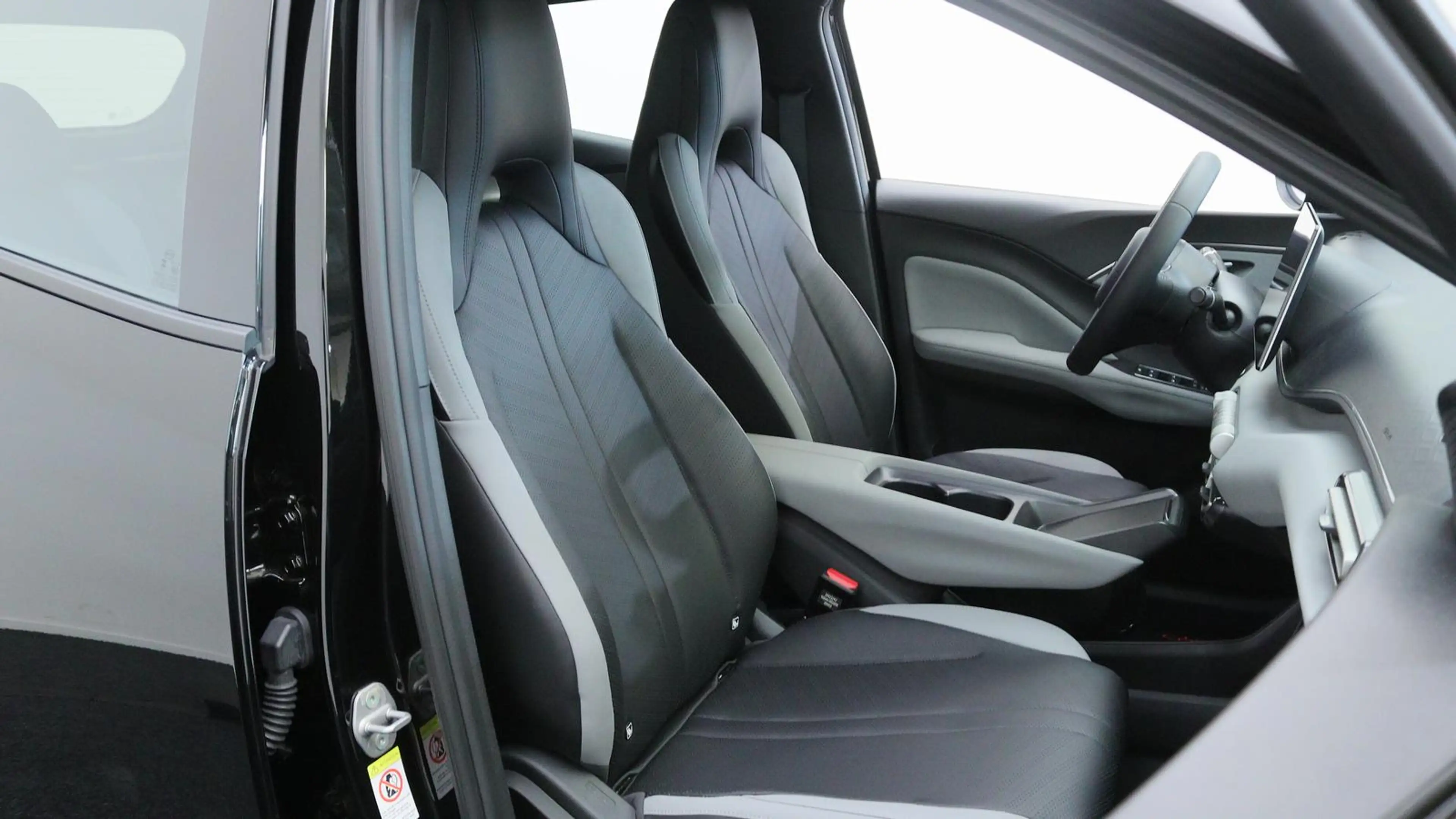 BYD Dolphin Surf Active 30 kWh / Navi / ACC / PDC H + Kamera / Klim — photo 9