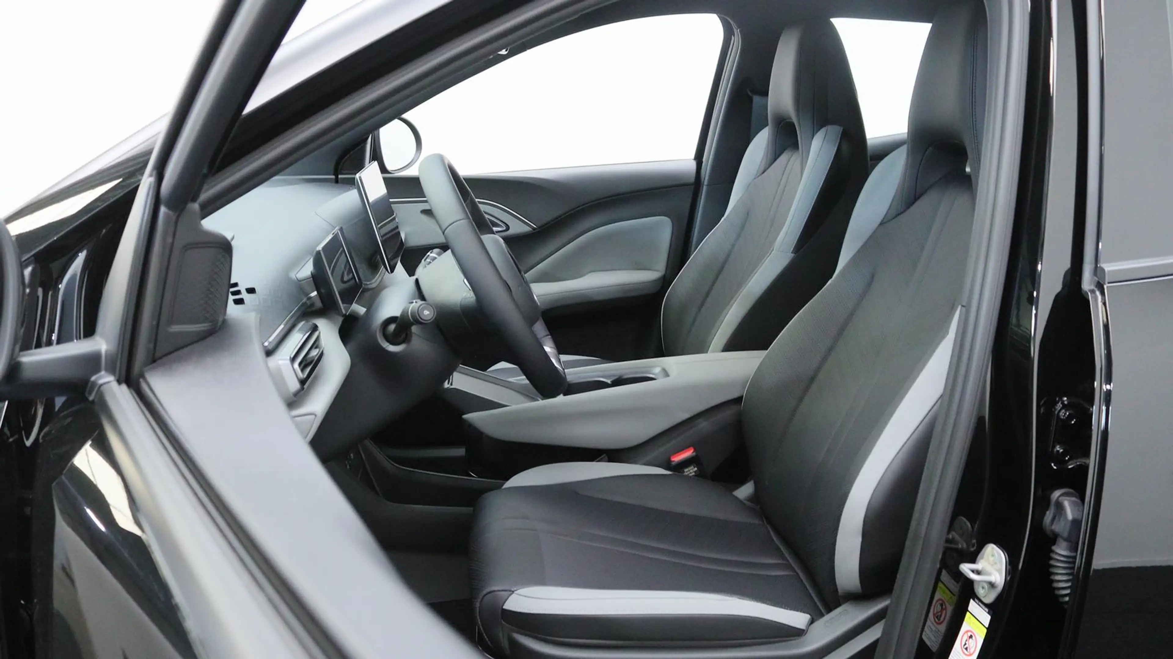 BYD Dolphin Surf Active 30 kWh / Navi / ACC / PDC H + Kamera / Klim — photo 5
