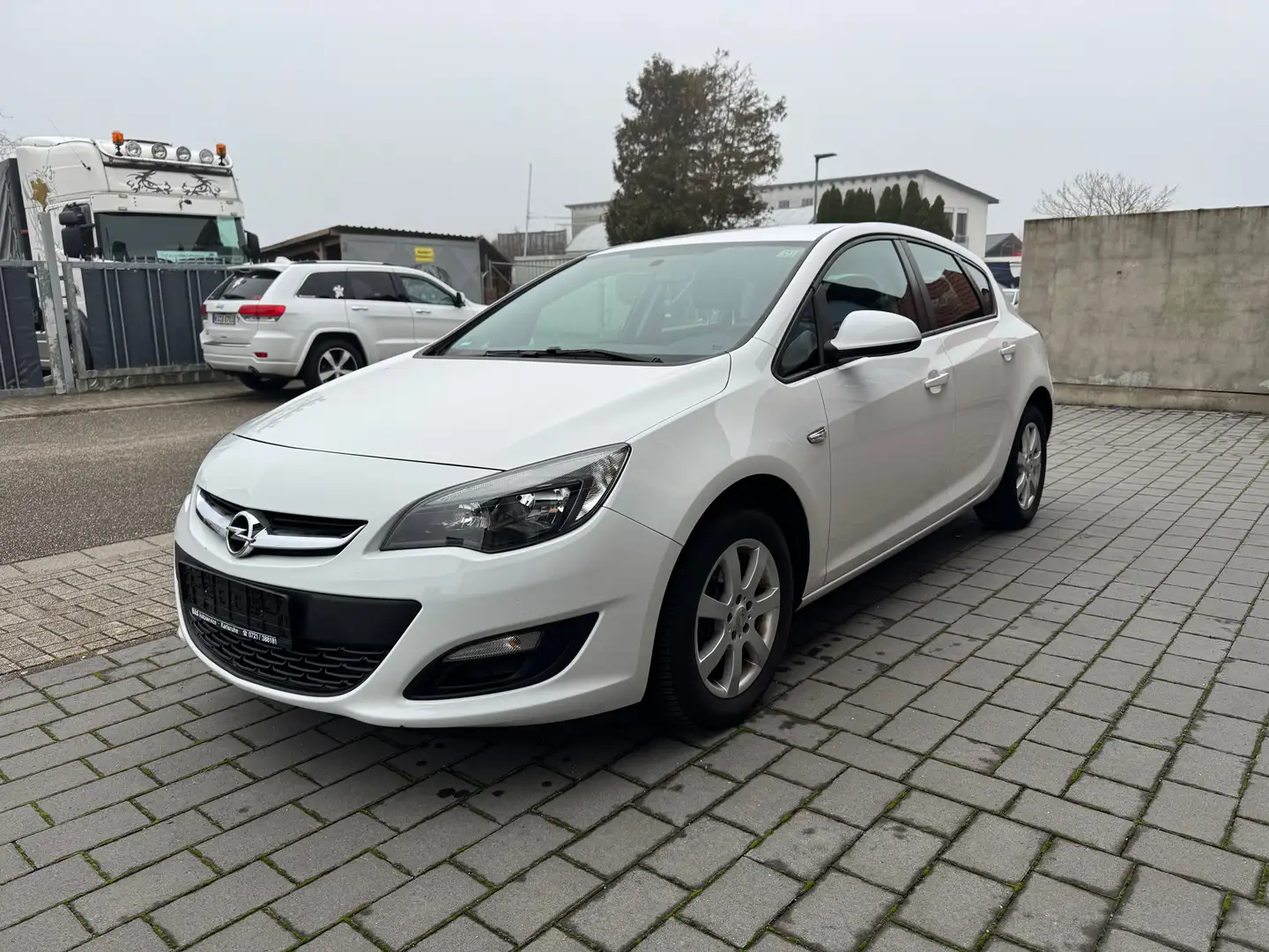Opel Astra Selection Weiß - 2