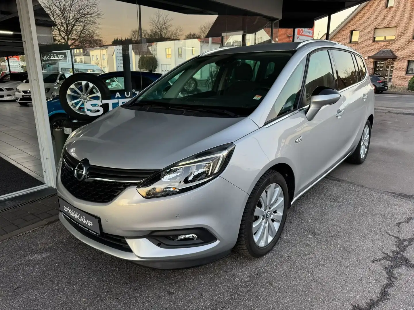 Opel Zafira C ON Start/Stop * NAVI * PDC * AHK * srebrna - 1