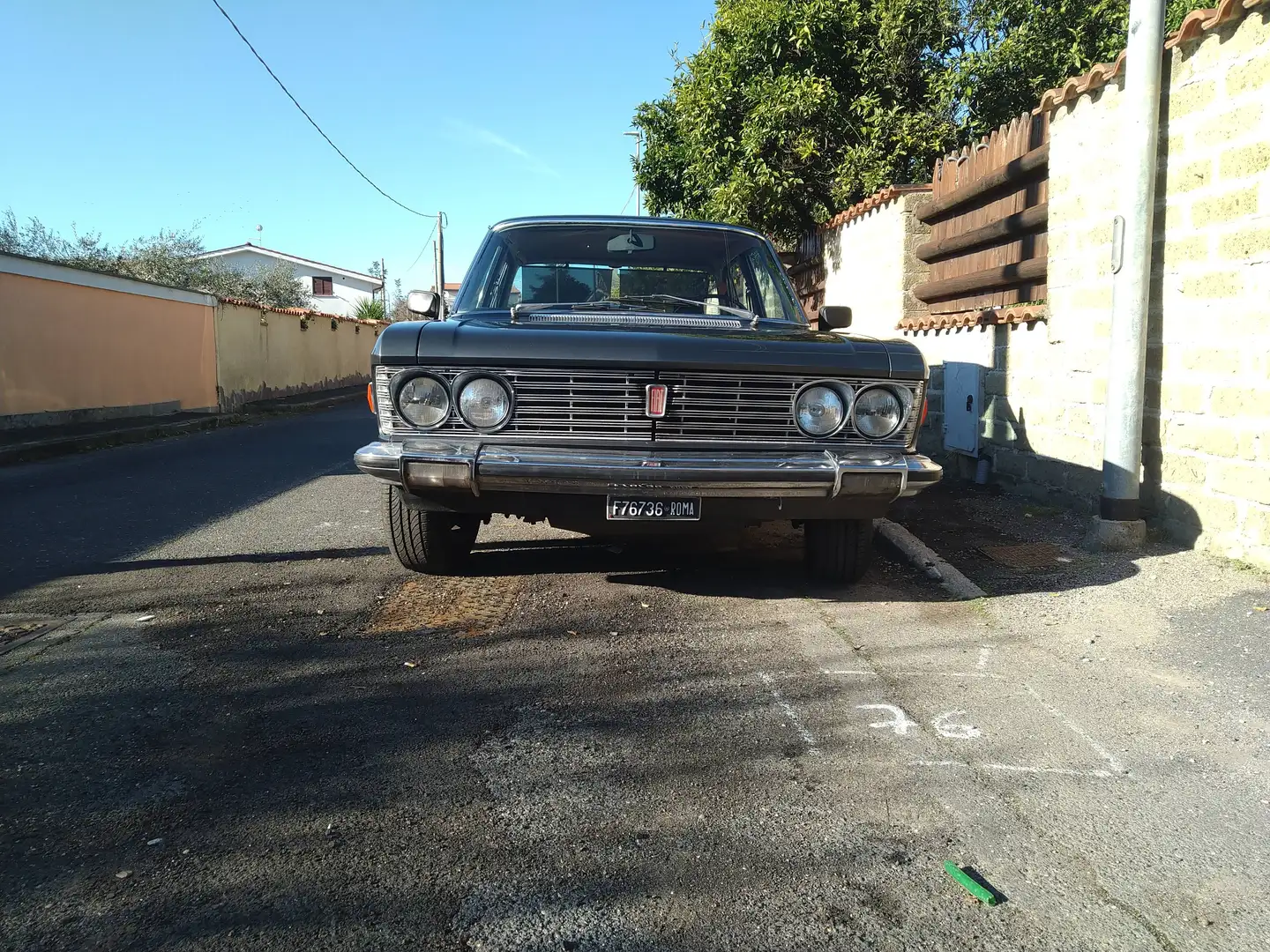 Fiat 130 Berlina Grau - 2