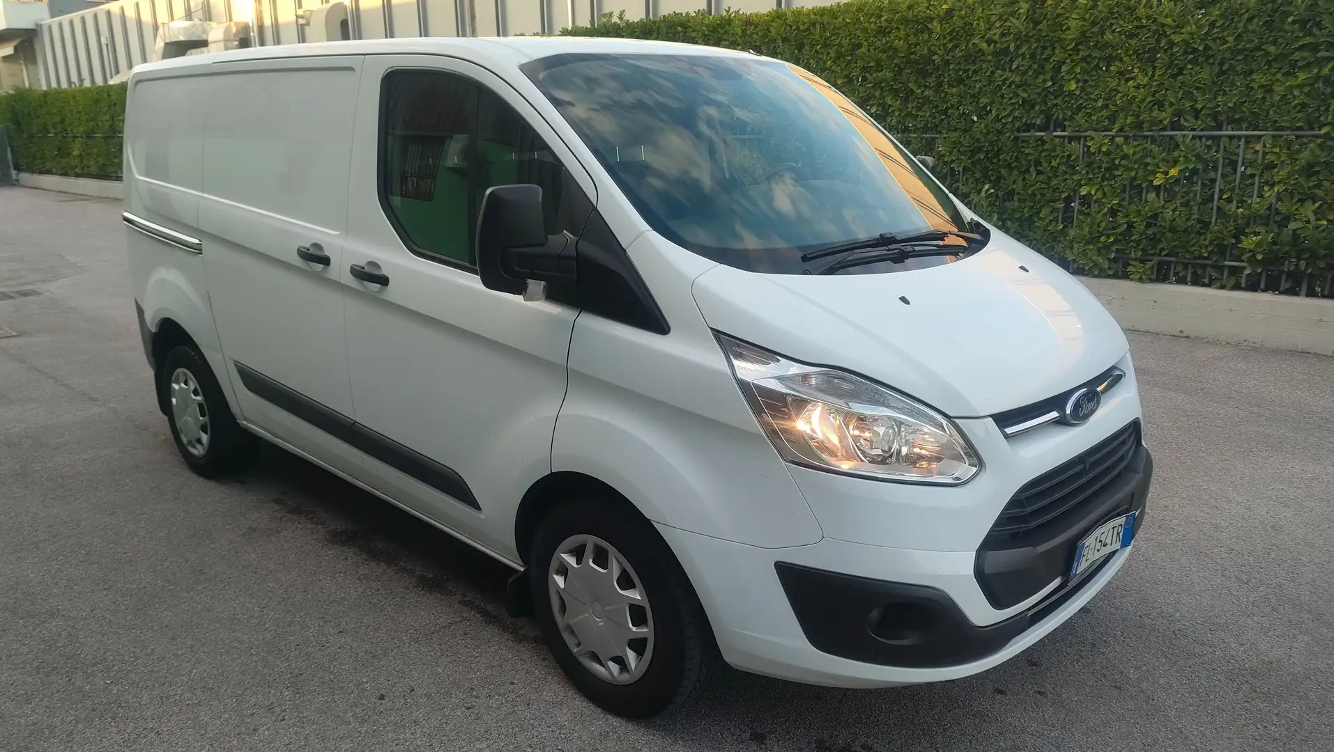 Ford Transit Custom 20 TDCI 125 KW 330 AUTOMATICO DOPPIA PORTA Bianco - 2
