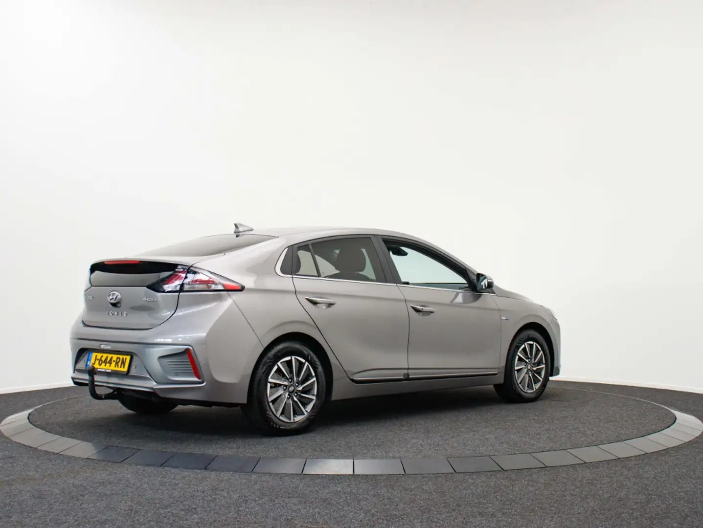 Hyundai IONIQ Comfort EV 38 kWh | Trekhaak | all-seasonbanden | Gris - 2