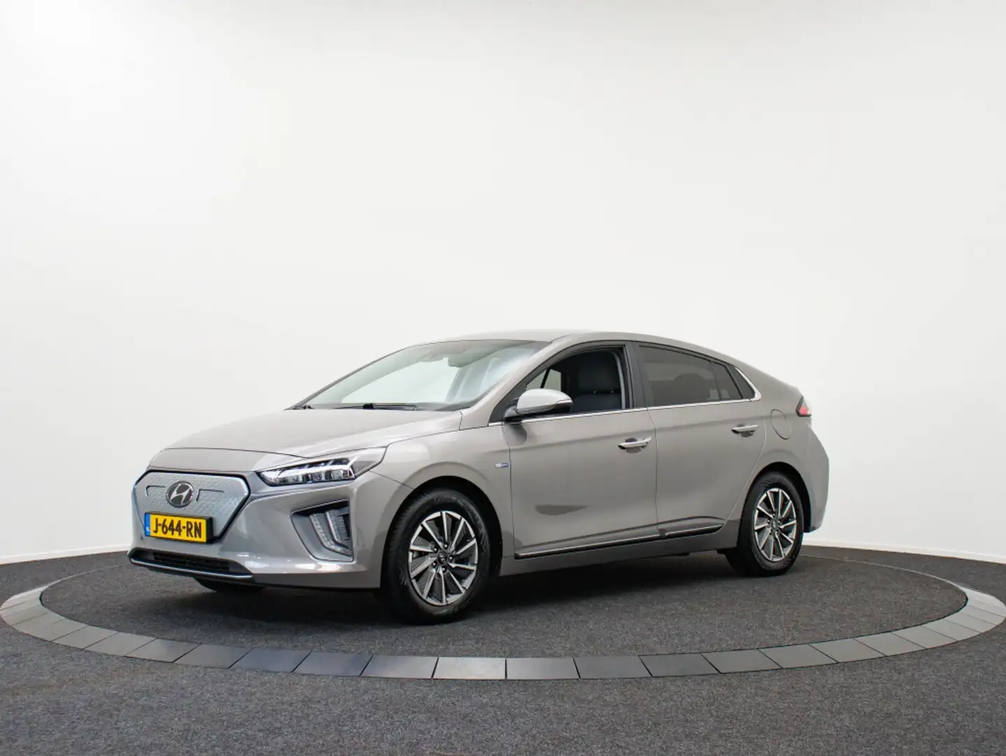 Hyundai IONIQ Comfort EV 38 kWh | Trekhaak | all-seasonbanden | Grau - 2