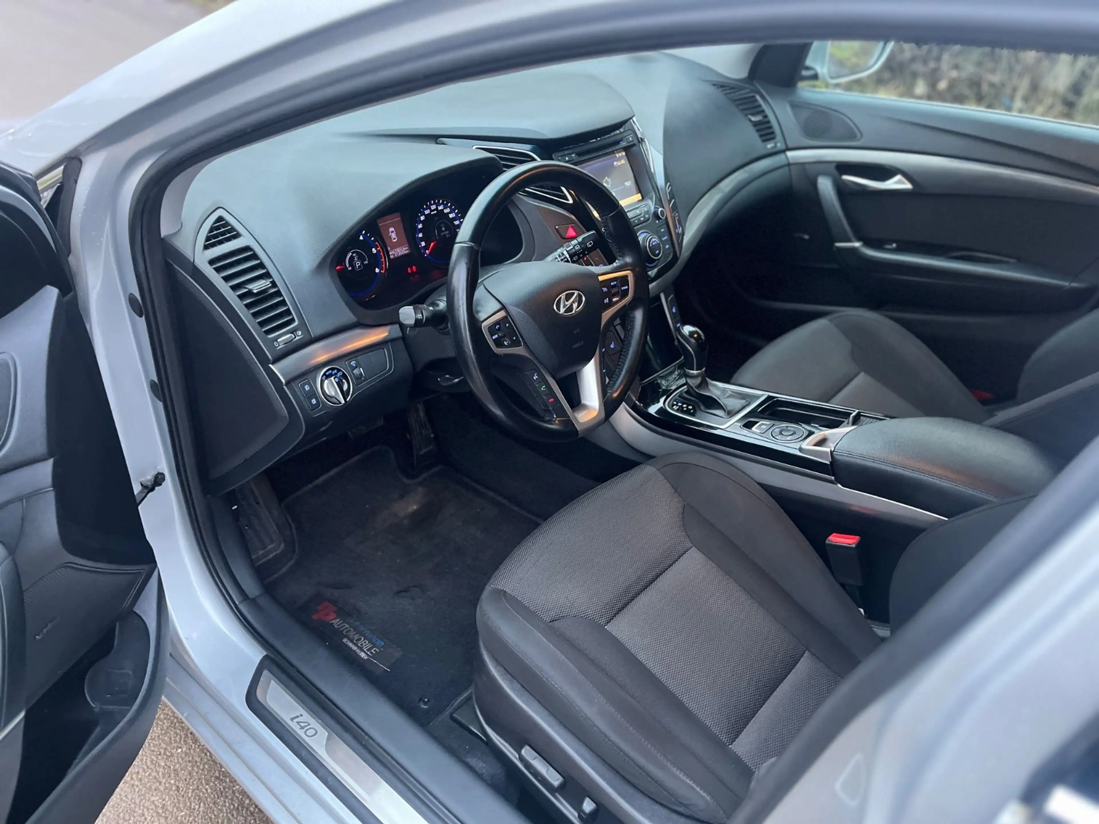 Hyundai i40 Automatik EU5 Sitz Heiz. Rückfahr Kamera — photo 9