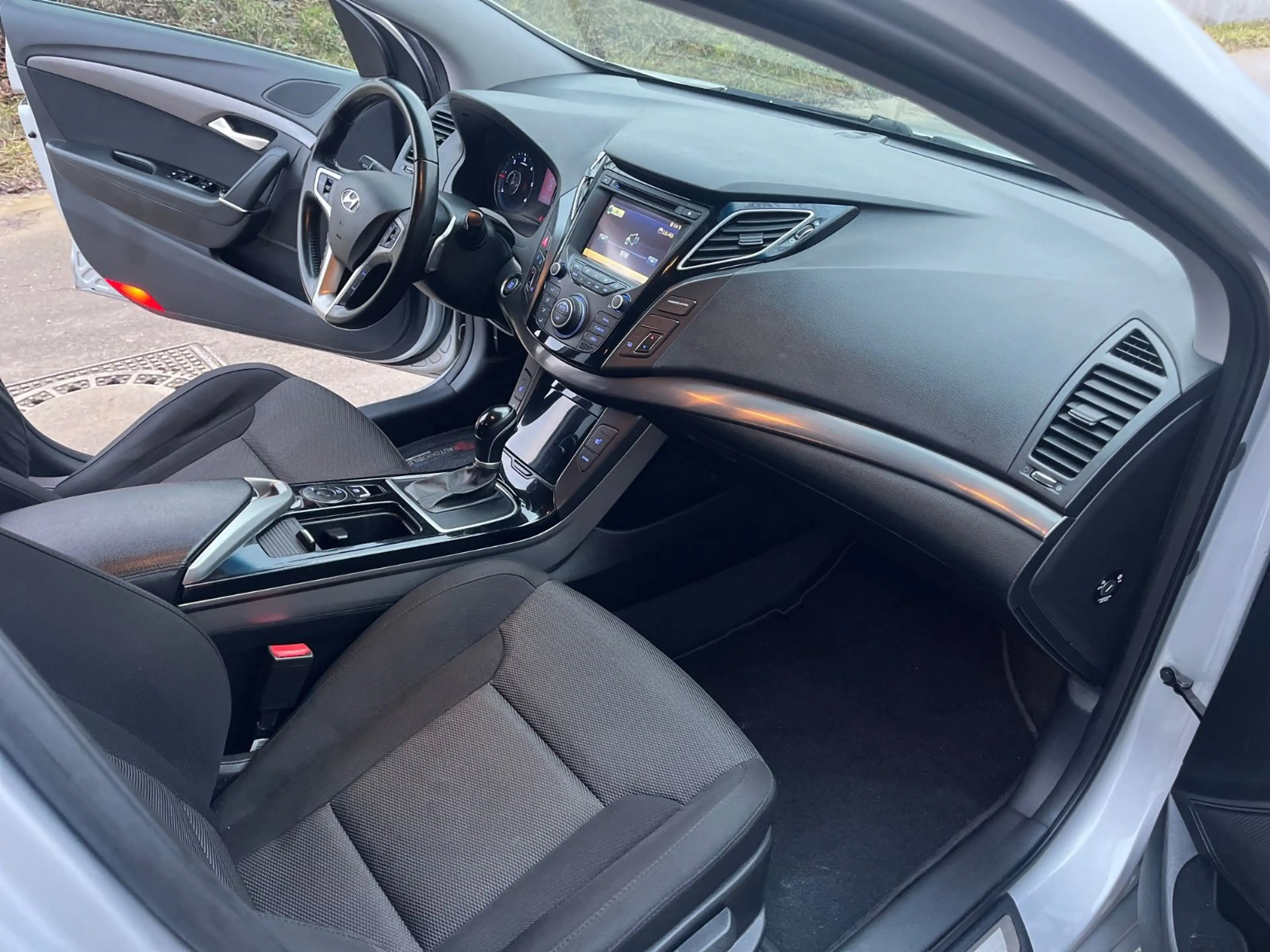 Hyundai i40 Automatik EU5 Sitz Heiz. Rückfahr Kamera — photo 12