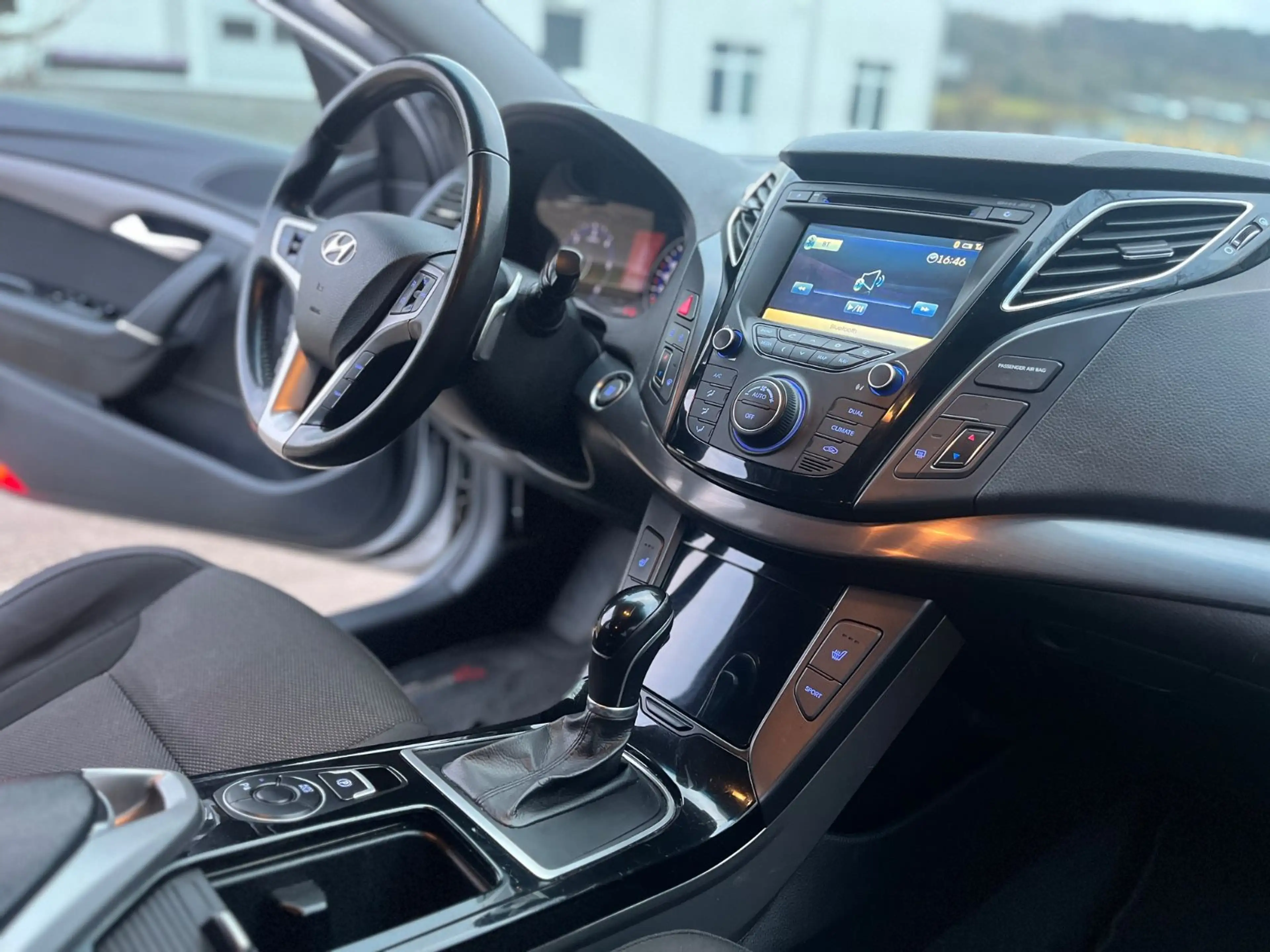 Hyundai i40 Automatik EU5 Sitz Heiz. Rückfahr Kamera — photo 14