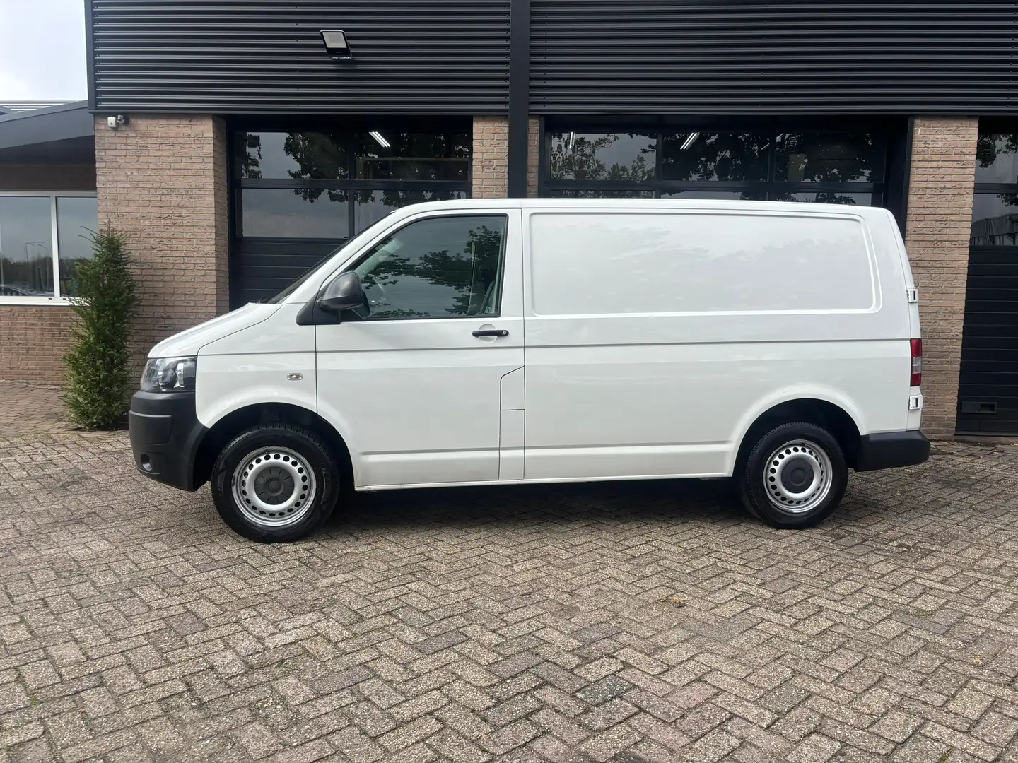 Volkswagen Transporter 2.0 TDI L1H1 DSG Automaat Weiß - 2