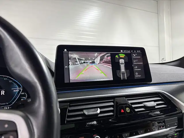 BMW 5 Series view 14