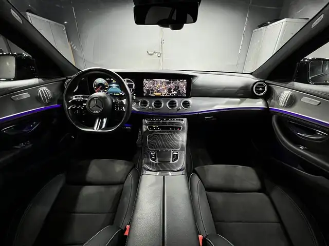 Mercedes-Benz 300 view 13
