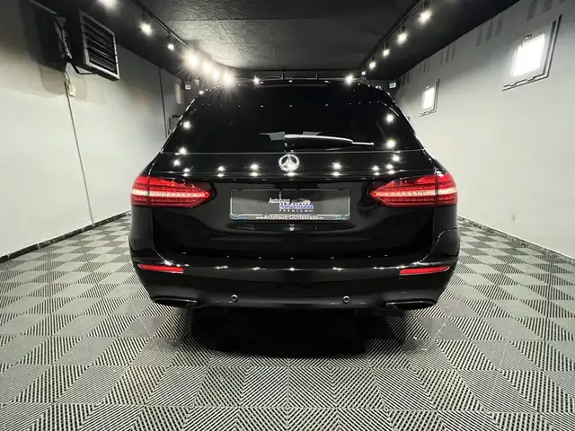 Mercedes-Benz 300 view 7