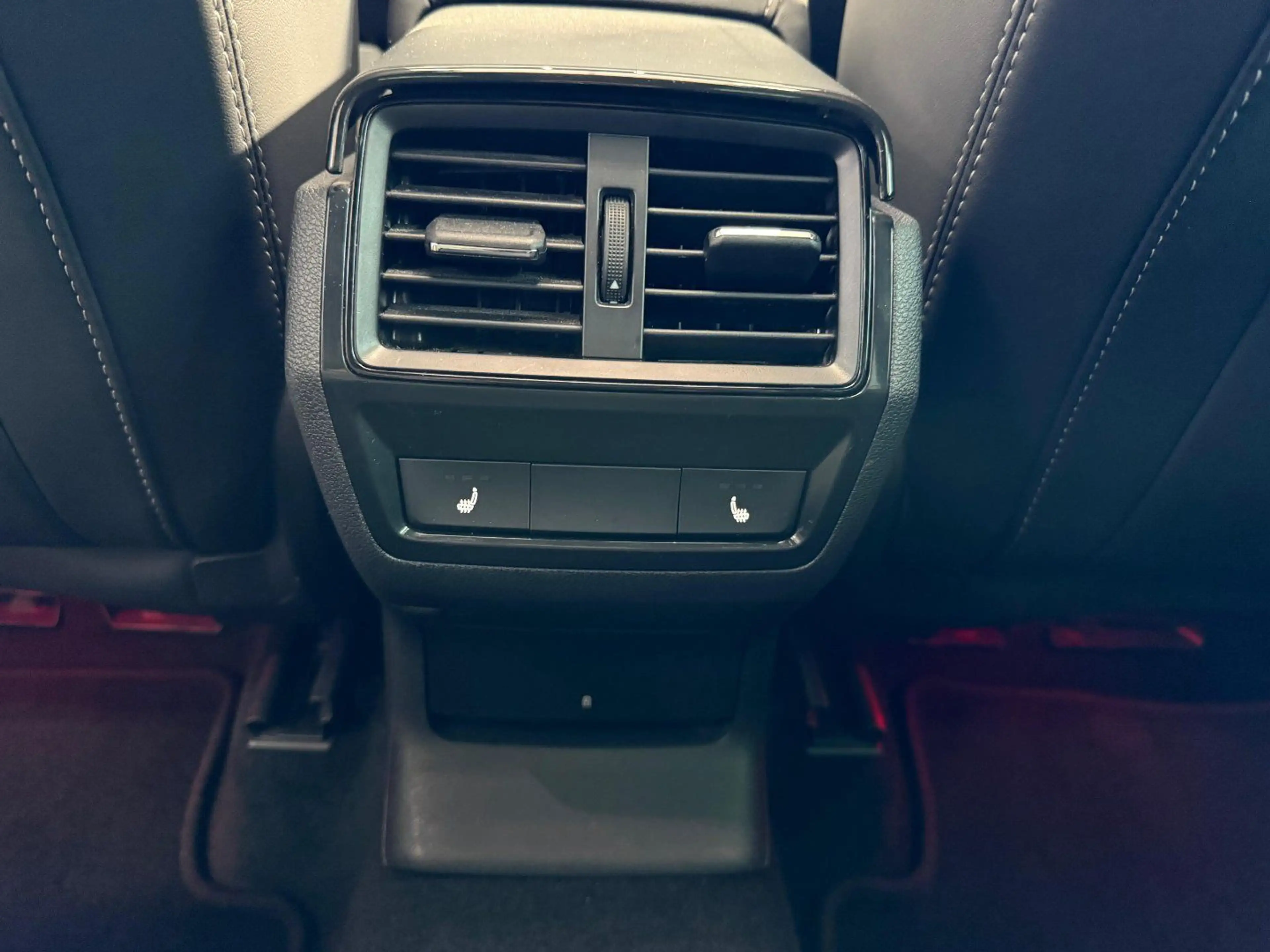 Skoda Kodiaq Sportline 4x4,PANO,AHK,AMBIENTE,ACC,ASSISTENTEN — photo 12