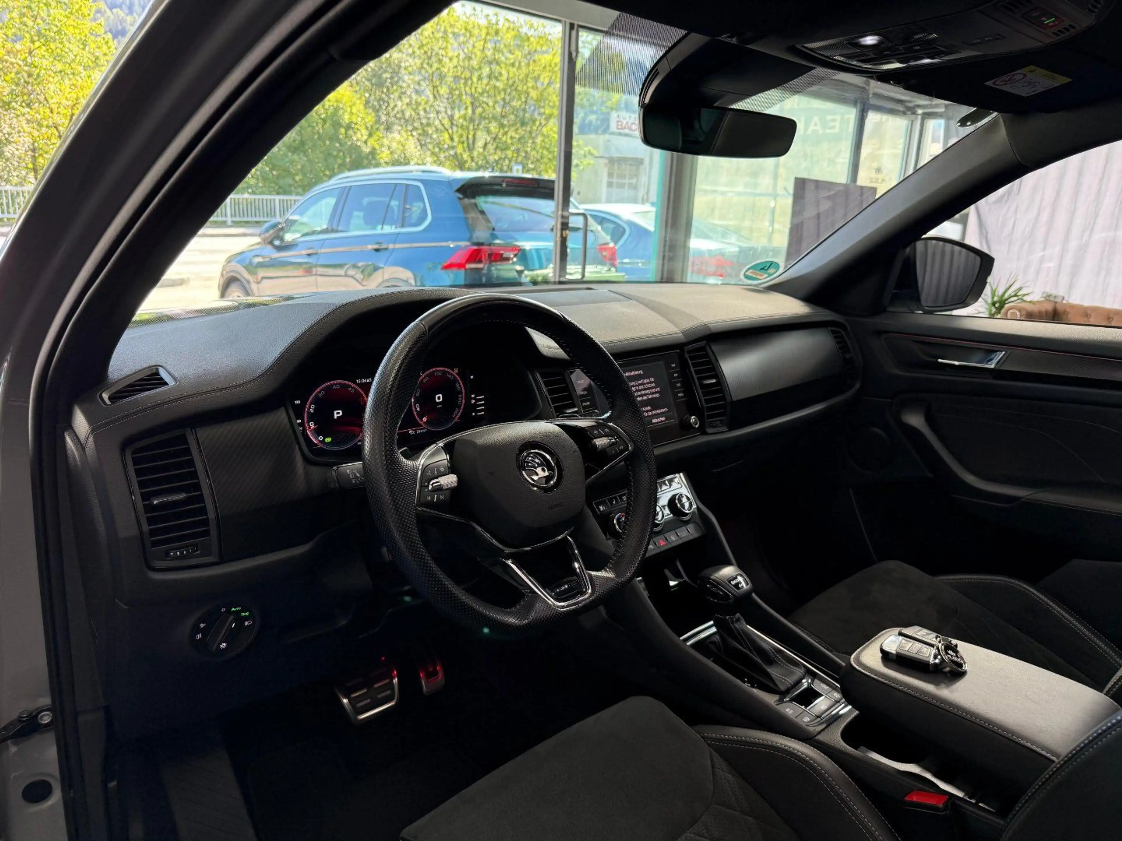Skoda Kodiaq Sportline 4x4,PANO,AHK,AMBIENTE,ACC,ASSISTENTEN — photo 9