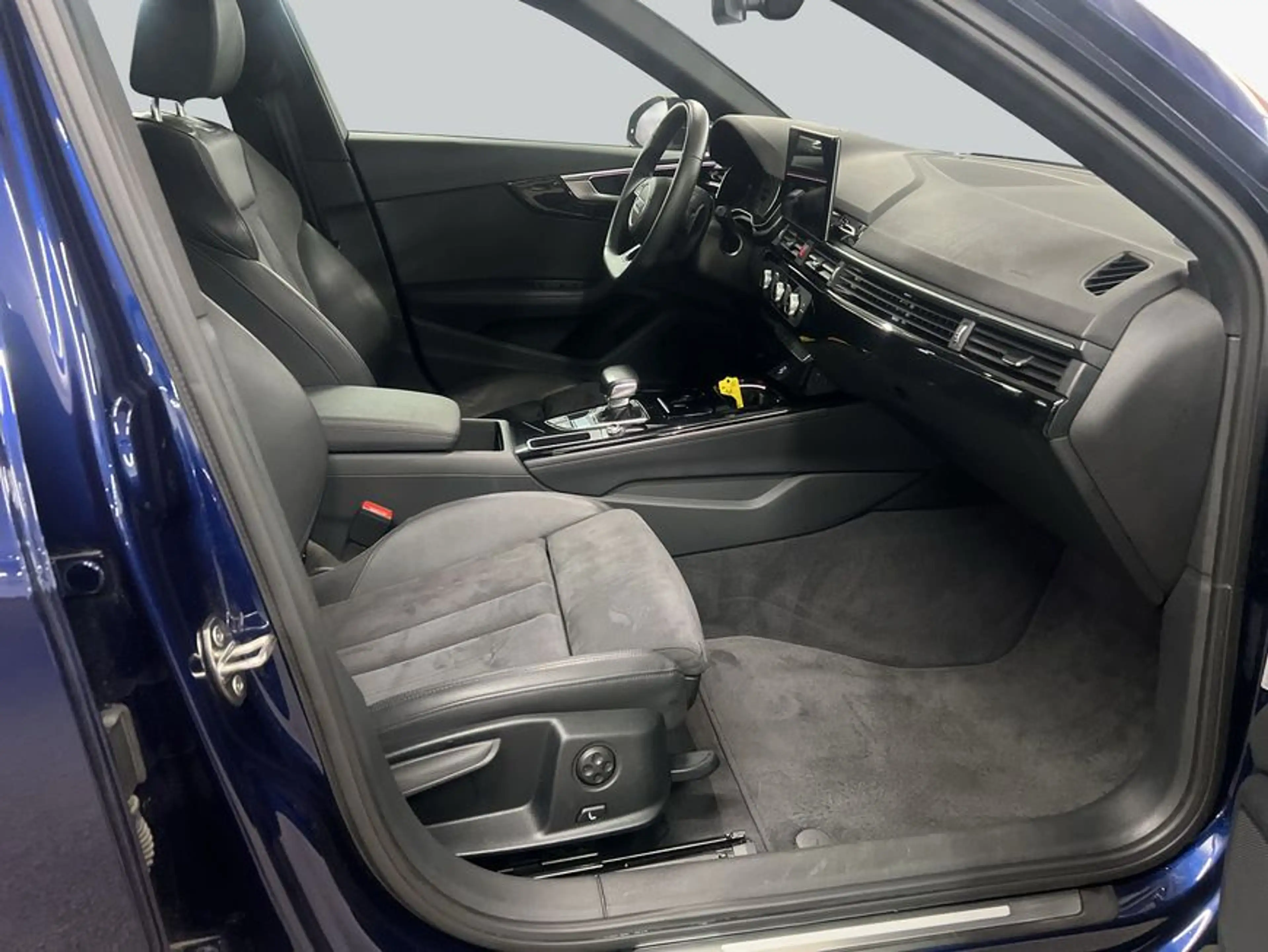 Audi A4 Avant 30 TDI S tronic advanced Navi — photo 12