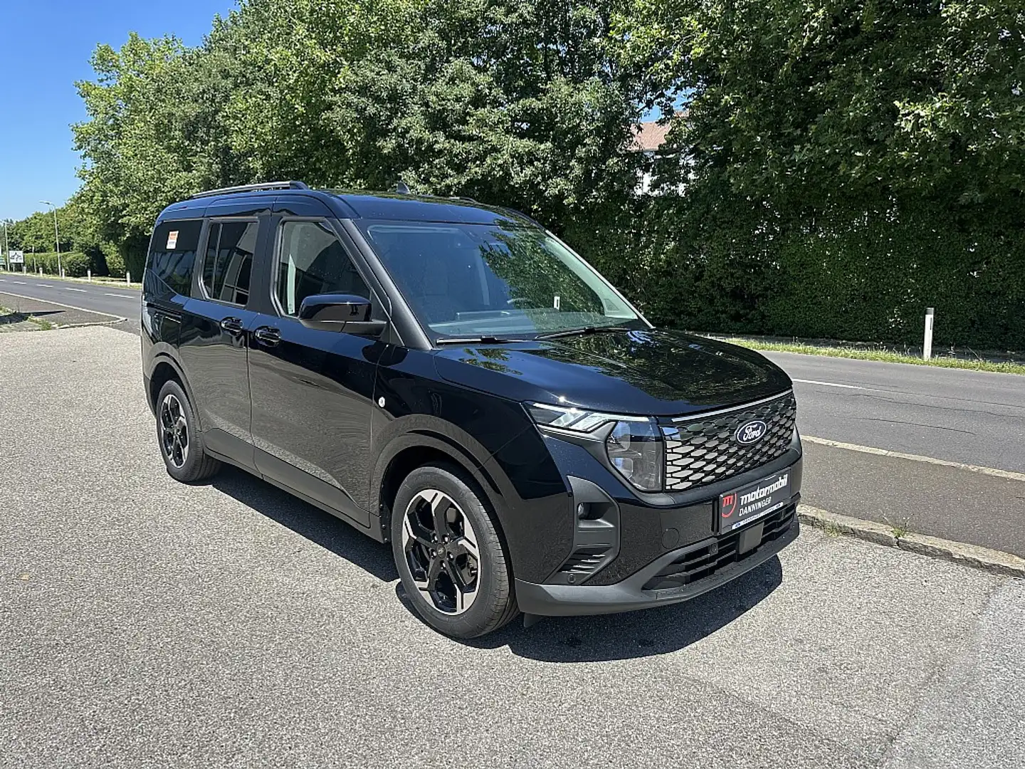 Ford Tourneo Courier E-Tourneo Courier Titanium Zwart - 2