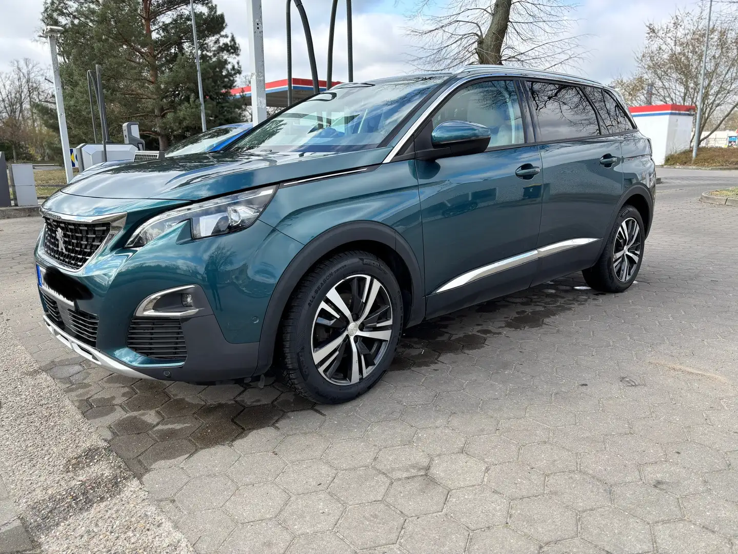 Peugeot 5008 5008 BlueHDi 120 EAT6Allure Grün - 1