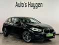 BMW 118 i AUTOMAAT 'SportLine' Zwart - thumbnail 1