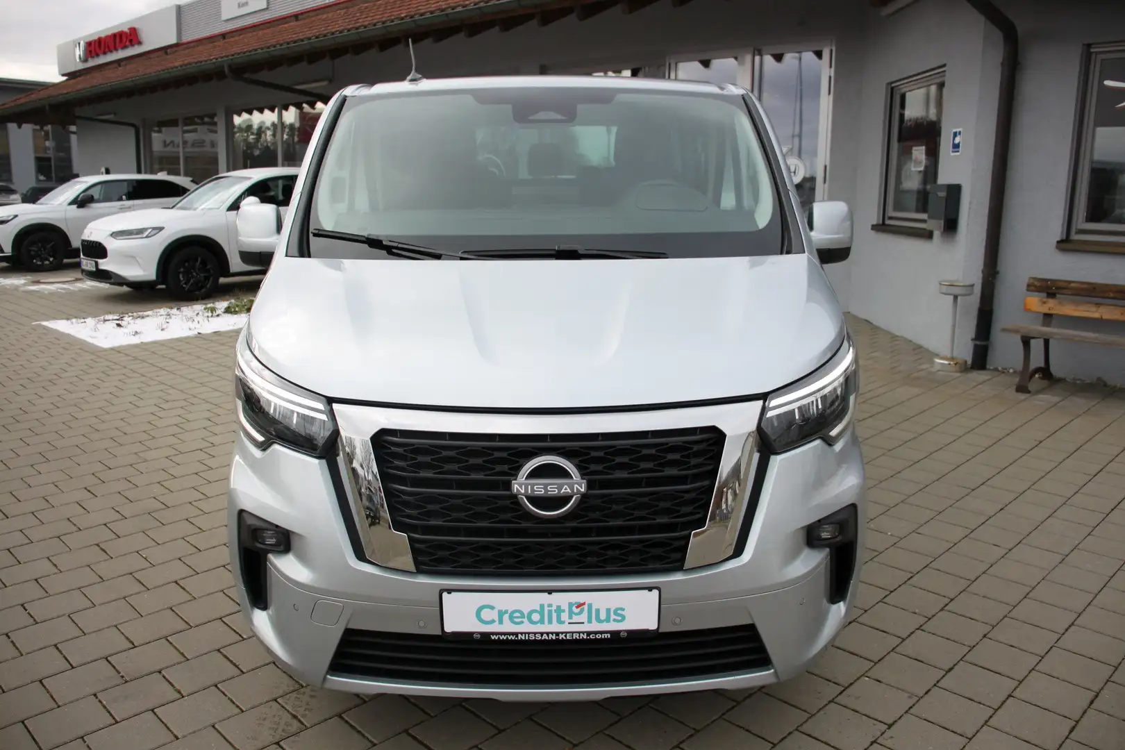 Nissan Primastar 2.0 Tekna L1H1 2,8t Silber - 2