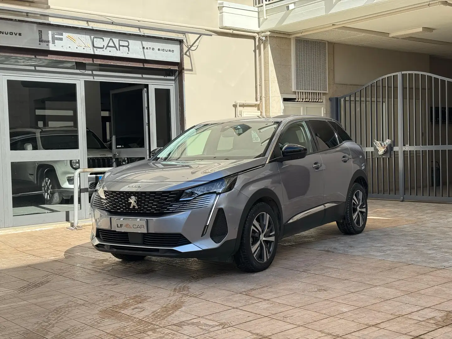 Peugeot 3008 1.5 bluehdi Allure Pack 130 cv EAT8 Grau - 2