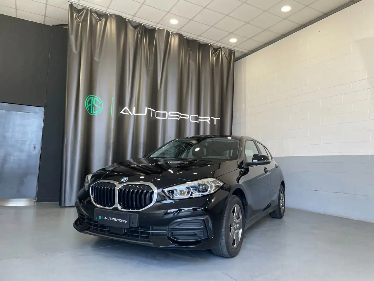 BMW 118 118 i 5p. Business Advantage 3