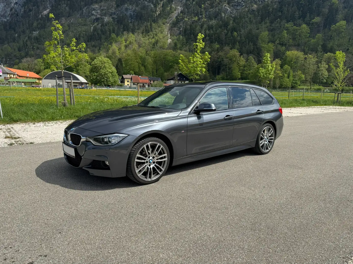 BMW 335 335i xDrive Touring Österreich-Paket Aut. Grau - 1