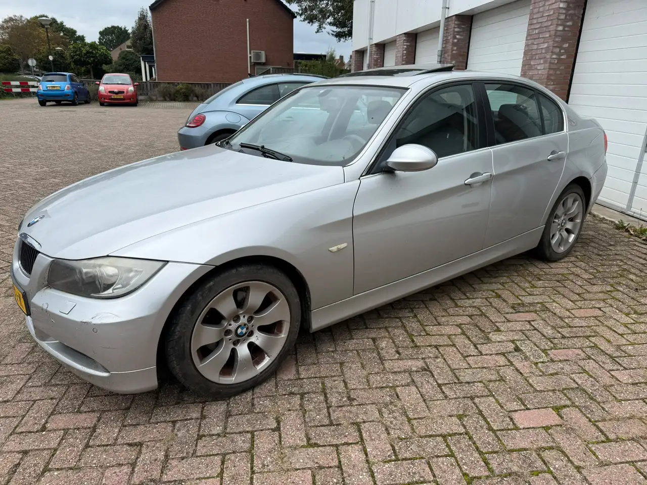 BMW 325