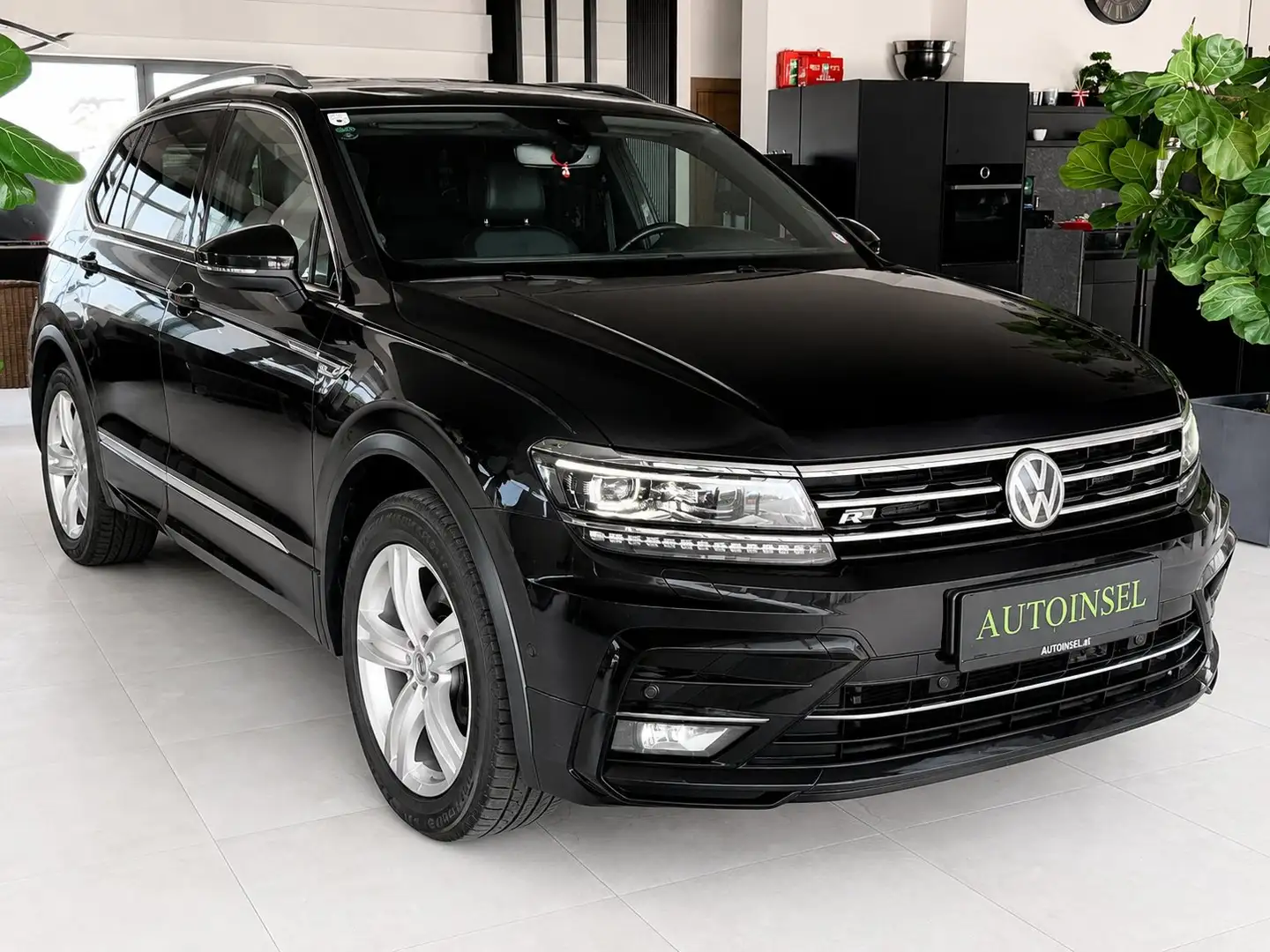 Volkswagen Tiguan Allspace R-Line 4Motion AUT. Schwarz - 2