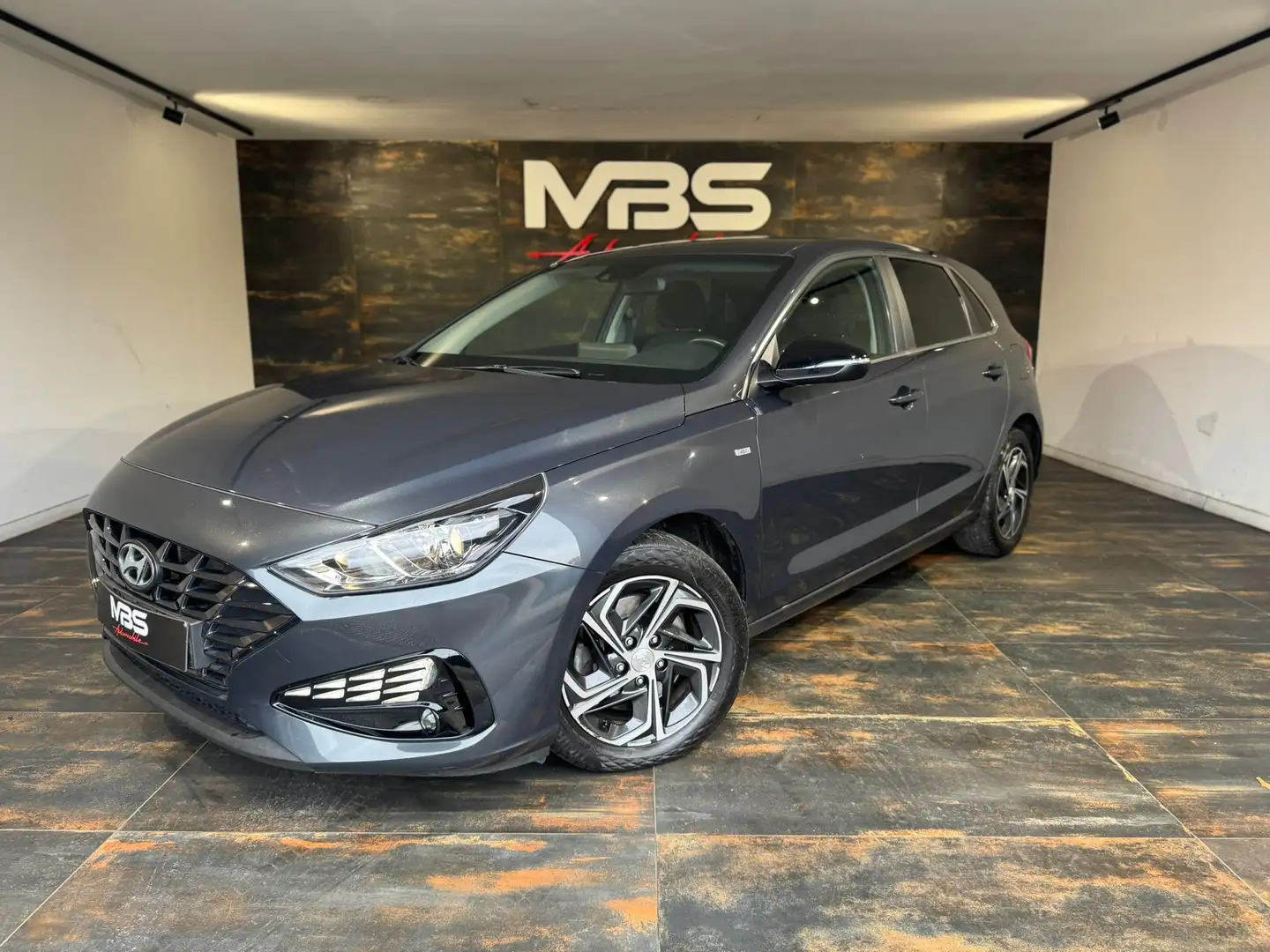 Hyundai i30 i30*AUTO *GPS *1ER MAIN *CAMERA *FEUX LED *BI-ZONE Grijs - 1