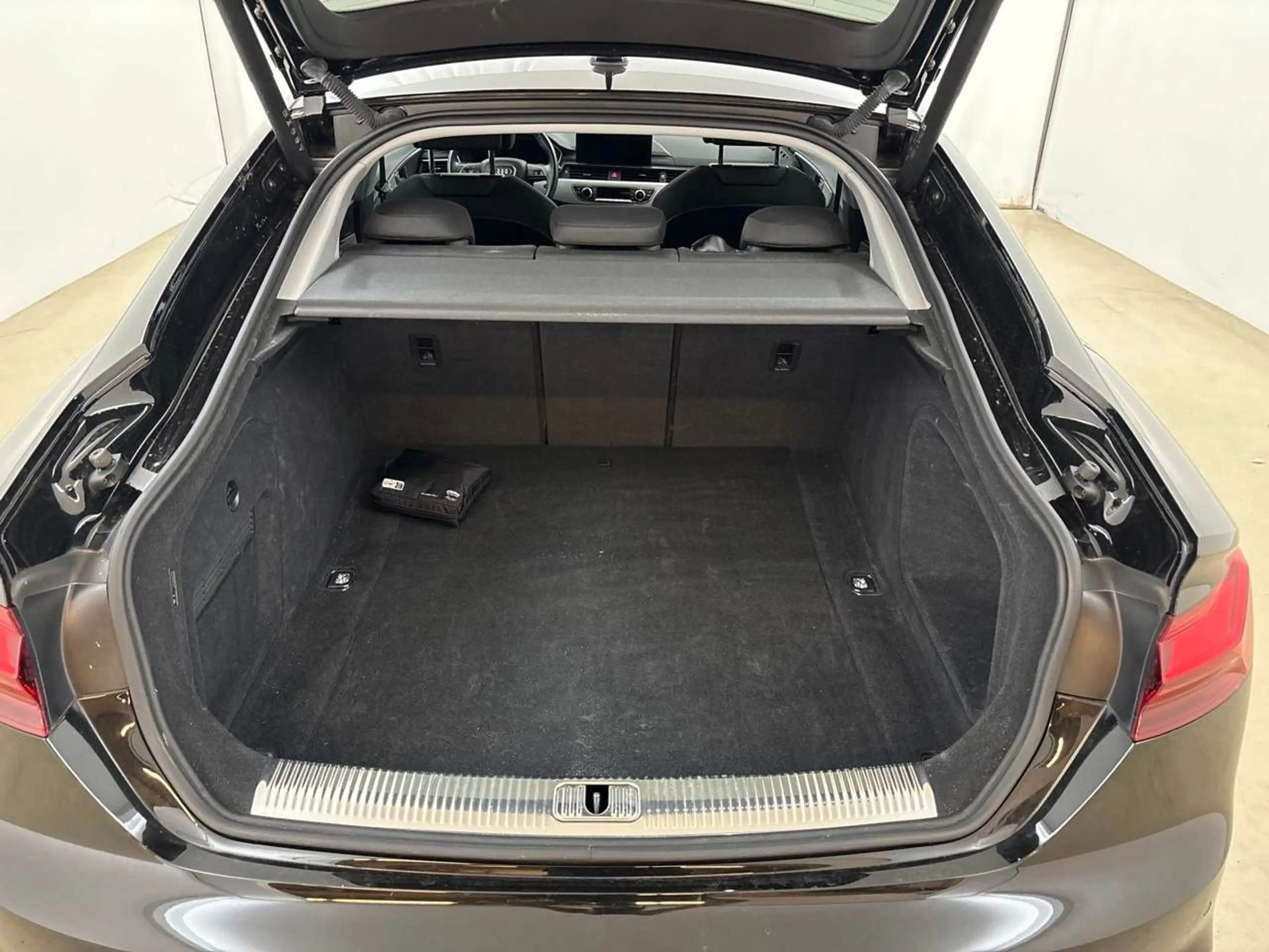 Audi A5 Sportback 40 TDI S LINE NAVI/VIRT./KAMERA/AHK — photo 9