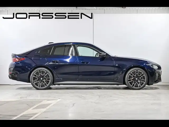 BMW I4 view 3