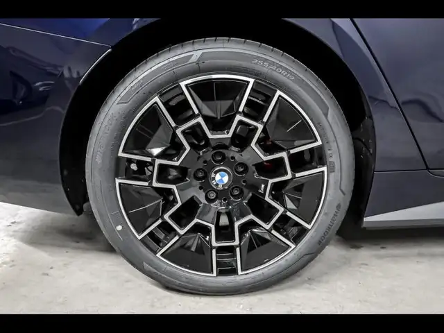BMW I4 view 8