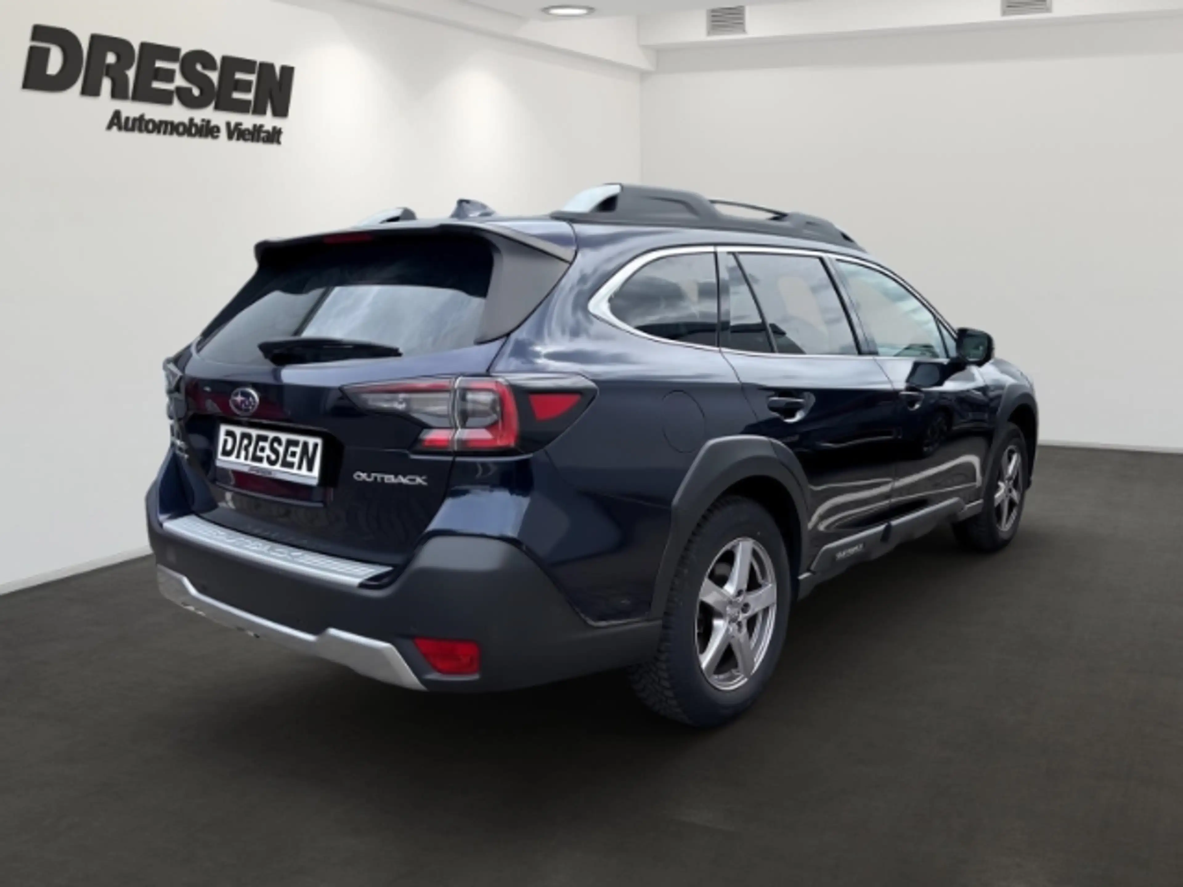Subaru OUTBACK Platinum 2.5i PANORAMA,LEDER,AHK,NAVI,LED — photo 3