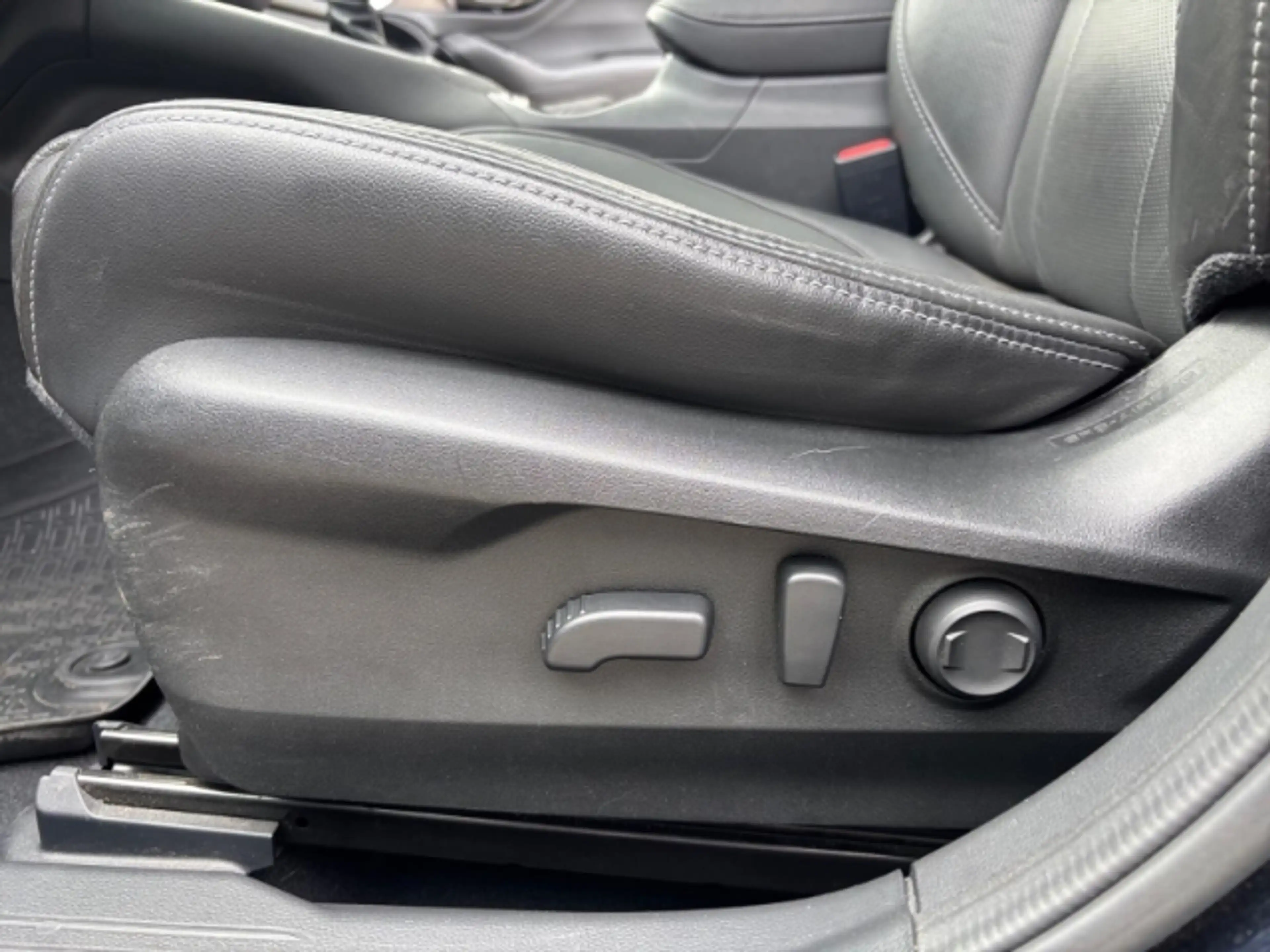 Subaru OUTBACK Platinum 2.5i PANORAMA,LEDER,AHK,NAVI,LED — photo 15