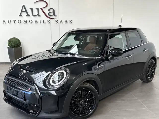 Mini Hatch view 2