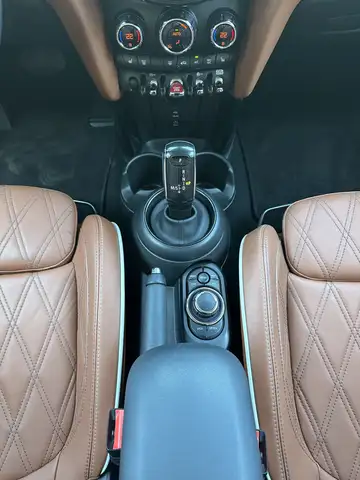 Mini Hatch view 19