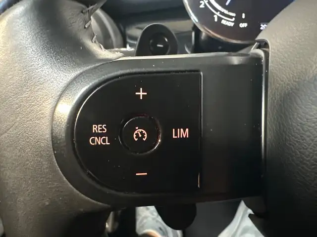 Mini Hatch view 16