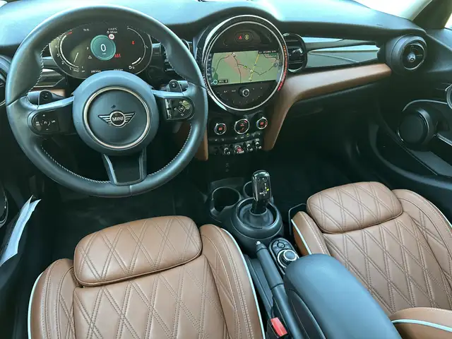 Mini Hatch view 15