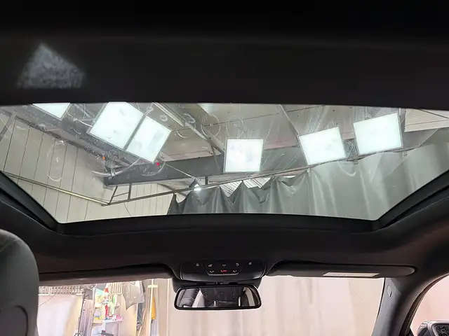 Mercedes-Benz C-Class view 22