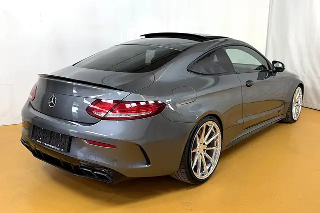 Mercedes-Benz C-Class view 4