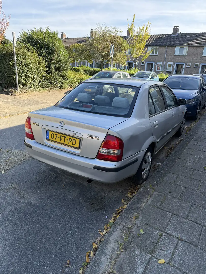 Mazda 323 1.5i LS + Airco Grau - 2