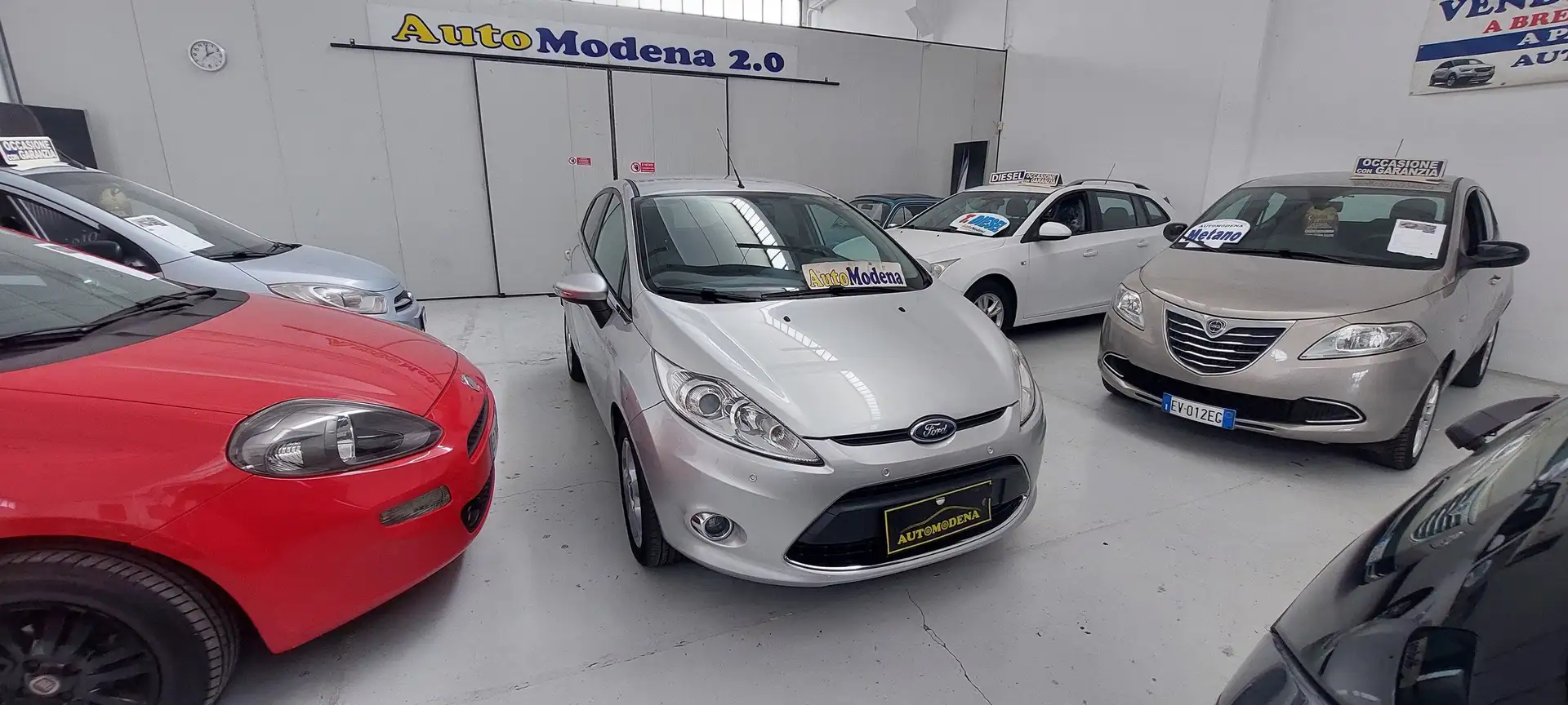 Ford Fiesta Fiesta VI 2008 5p 1.2 16v Titanium c/esp 82cv E5 Grigio - 2