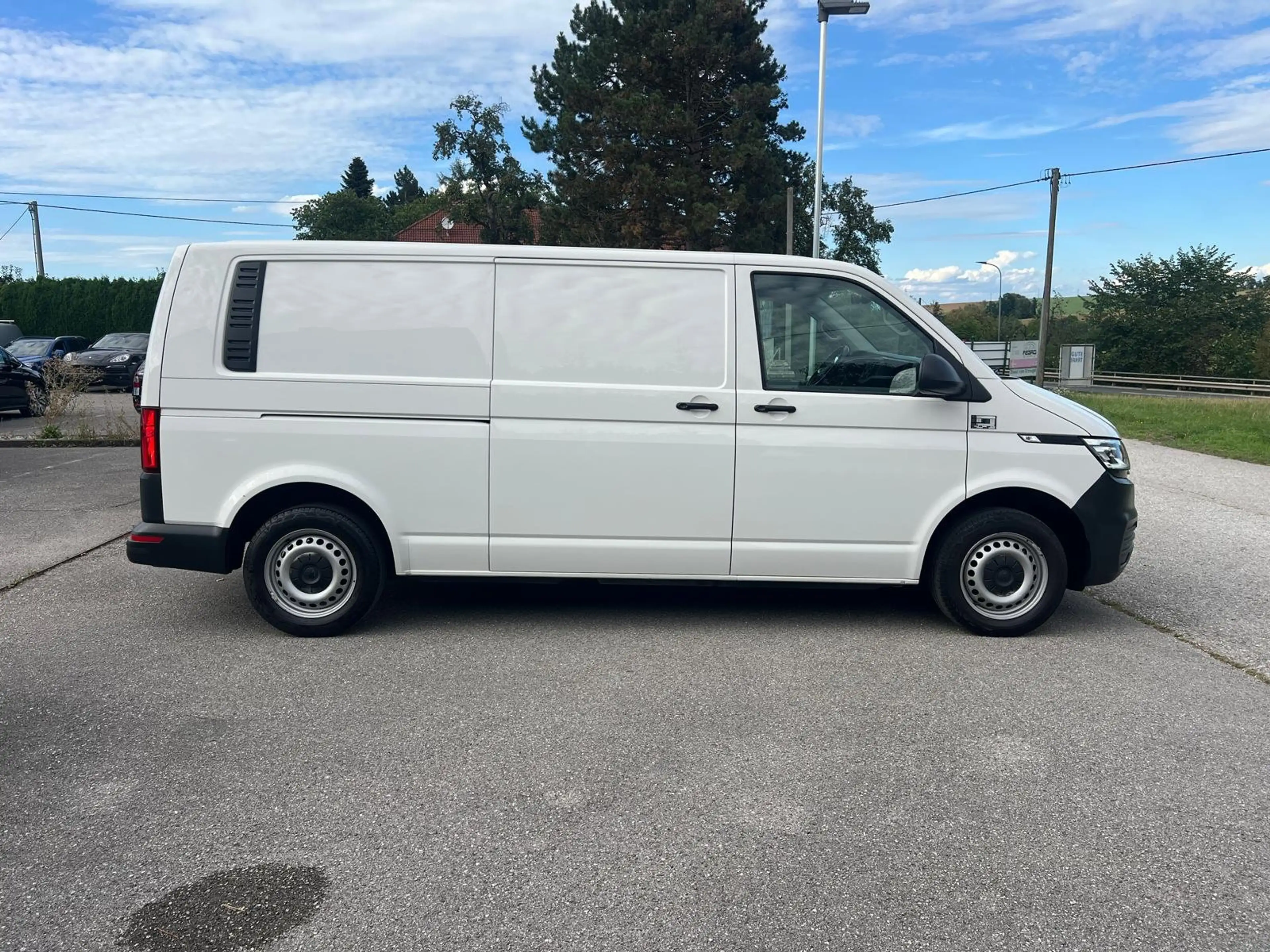 Volkswagen T6.1 Transporter 4MOTION DSG LR *ACC*LED*AHK* — photo 5