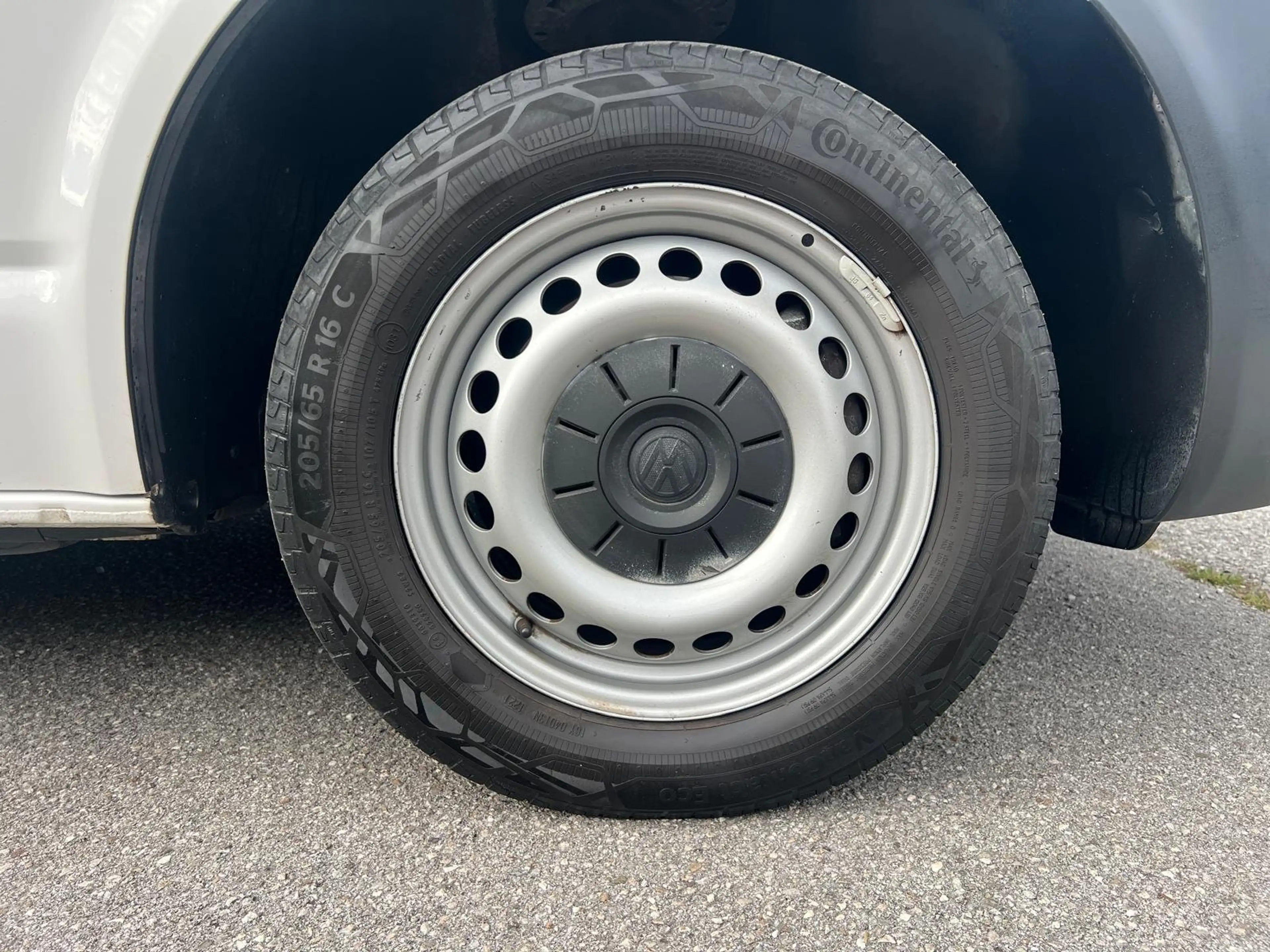 Volkswagen T6.1 Transporter 4MOTION DSG LR *ACC*LED*AHK* — photo 9