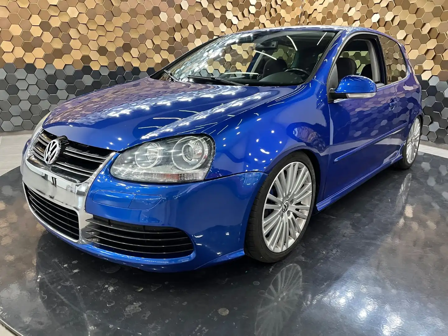 Volkswagen Golf V Lim. R32 Bleu - 1