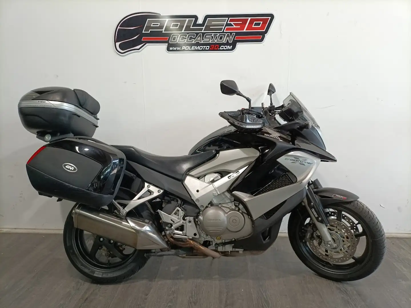 Honda Crossrunner Чорний - 1