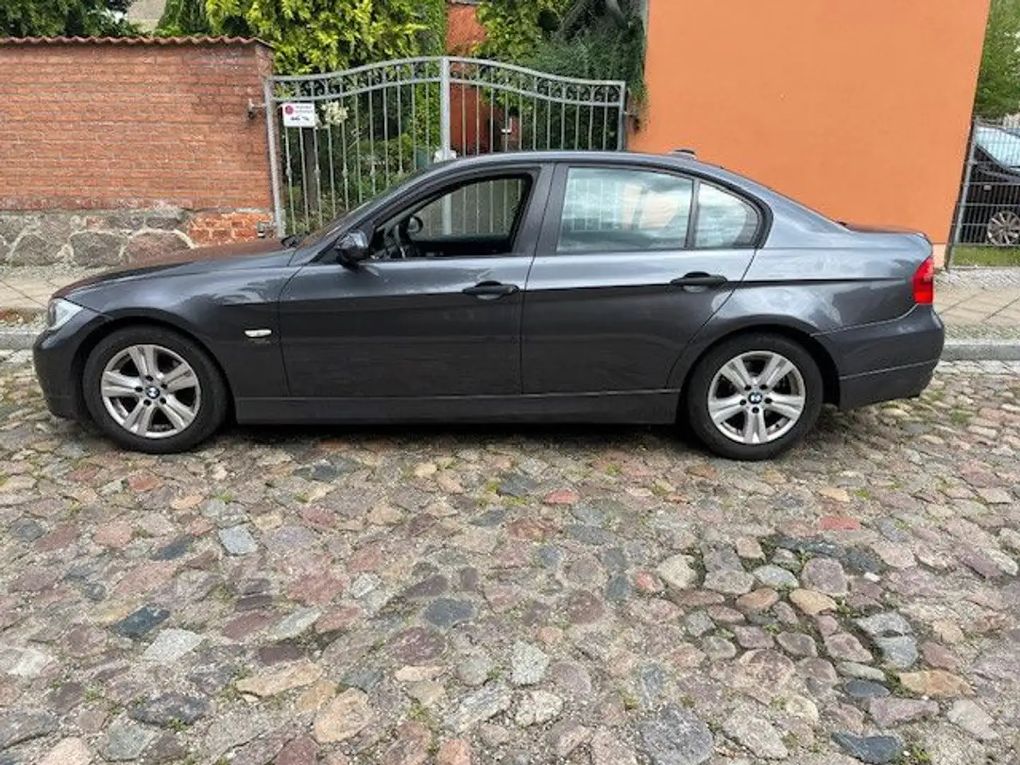 BMW 320 Baureihe 3 Lim. 320i - 2