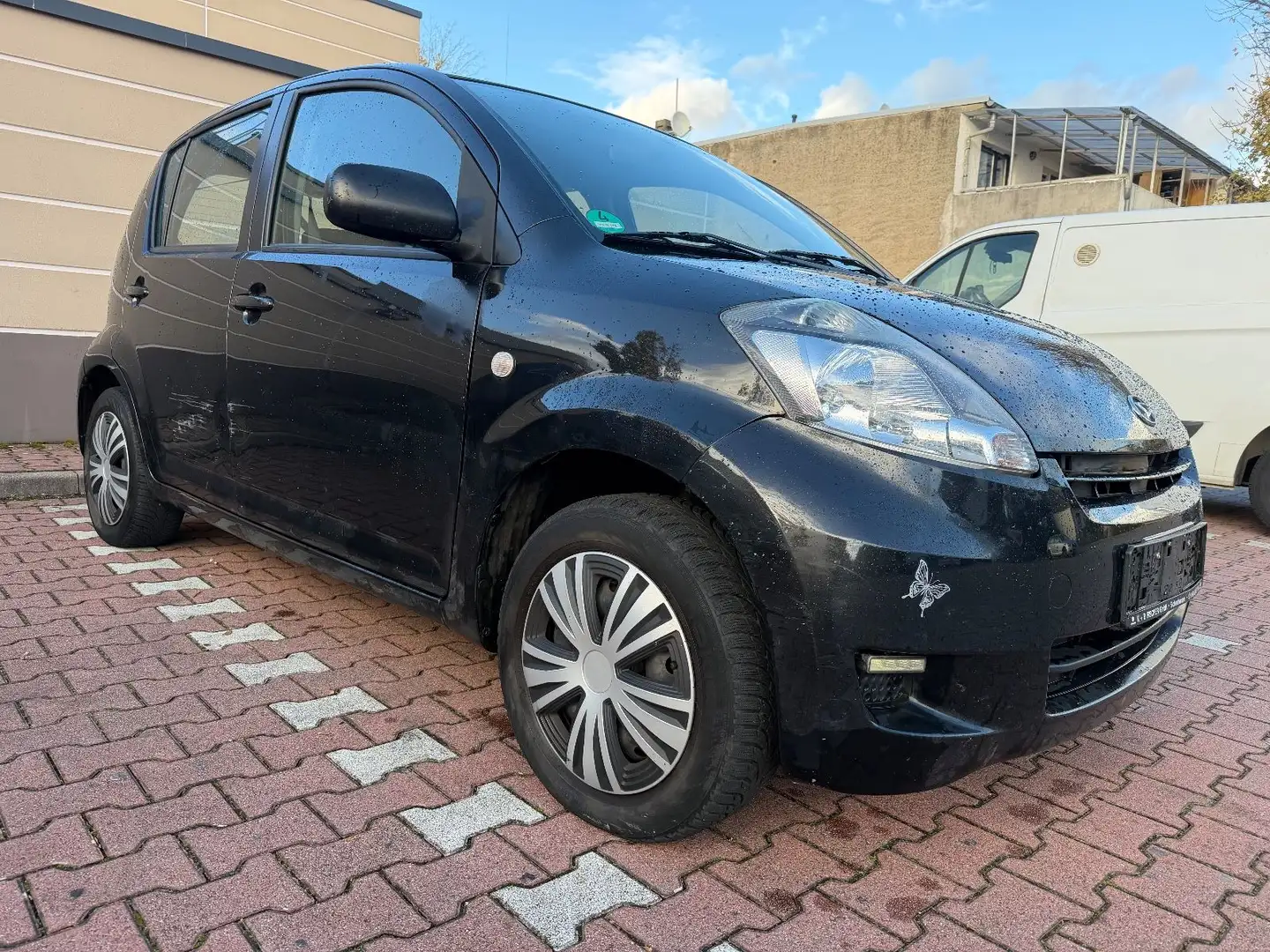 Daihatsu Sirion 1.0*KLIMA*4türig*WINTERREIFEN* Schwarz - 1